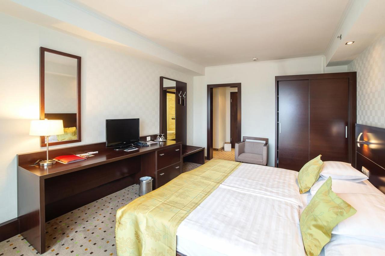 Hunguest Hotel Gyula Εξωτερικό φωτογραφία