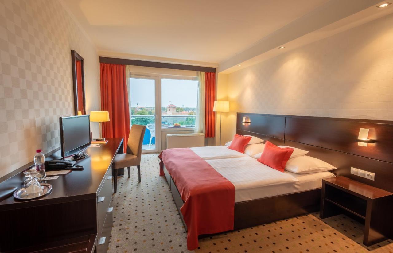 Hunguest Hotel Gyula Εξωτερικό φωτογραφία