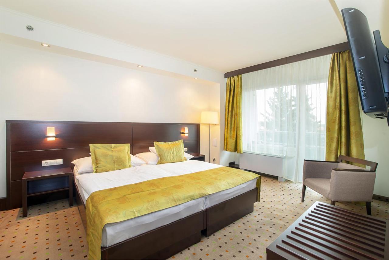 Hunguest Hotel Gyula Εξωτερικό φωτογραφία