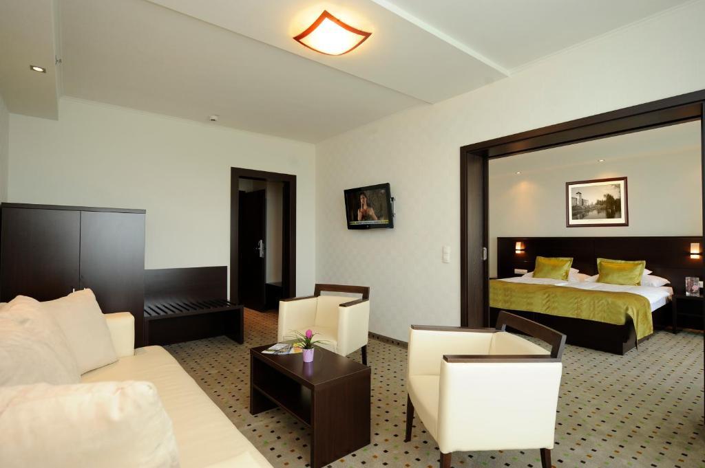 Hunguest Hotel Gyula Εξωτερικό φωτογραφία